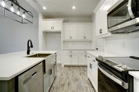 New construction Townhouse house 242 Legacy Boulevard, Weatherford, TX 76086 - photo