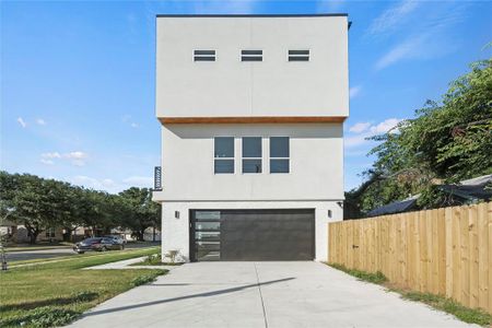 New construction Single-Family house 1406 Hamburg, Dallas, TX 75215 - photo 0