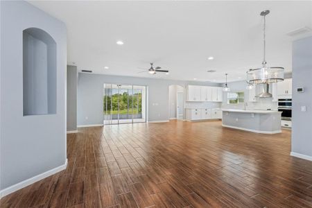 New construction Single-Family house 563 Via Bella Court, Howey-in-the-Hills, FL 34737 - photo 2 2