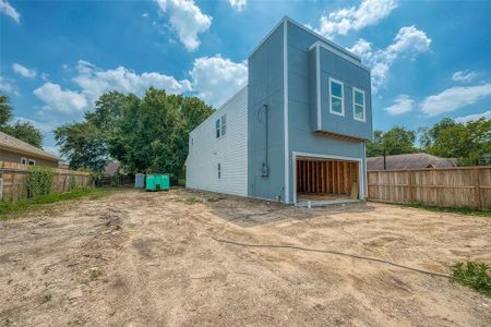 New construction Single-Family house 2105 Wavell Street, Houston, TX 77088 - photo 2 2