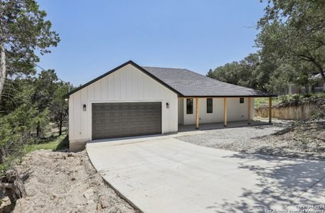 New construction Single-Family house 750 La Paloma, Canyon Lake, TX 78133 - photo 2 2
