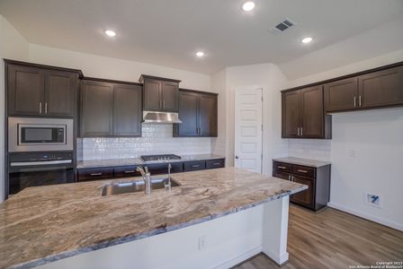 New construction Single-Family house 465 Foxbrook Way, Cibolo, TX 78108 Rockwood - photo 8 8