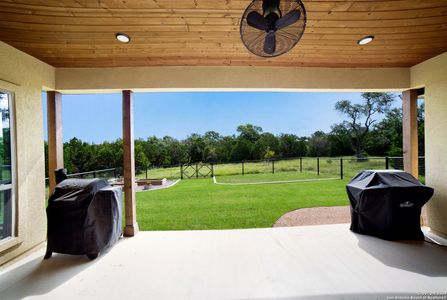 New construction Single-Family house 1242 Game Trl, New Braunfels, TX 78132 - photo 24 24