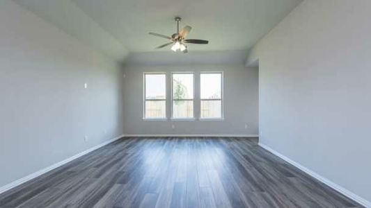 New construction Single-Family house 2143 Clearwater Way, Royse City, TX 75189 - photo 5 5