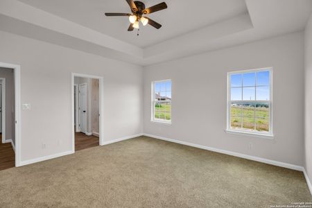 New construction Single-Family house 613 Lakeridge Ln, La Vernia, TX 78121 - photo 11 11