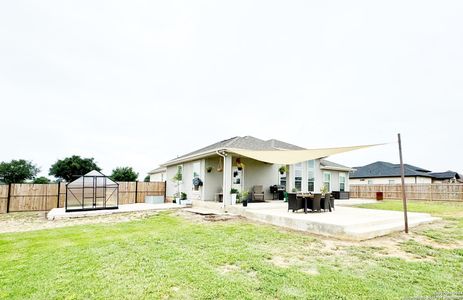 New construction Single-Family house 129 W Medium Meadow Dr, Lytle, TX 78052 - photo 4 4