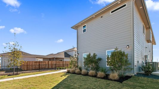 New construction Single-Family house 8169 Daisy Cutter Crossing, Georgetown, TX 78626 - photo 27 27