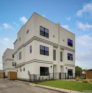 New construction Townhouse house 3216 N Elmendof, Unit 101, San Antonio, TX 78201 - photo 22 22