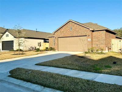 New construction Single-Family house 5013 Coral Vine Court, Pearland, TX 77584 - photo 2 2