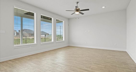 New construction Single-Family house 716 Willowbrook Avenue, New Braunfels, TX 78130 - photo 5 5