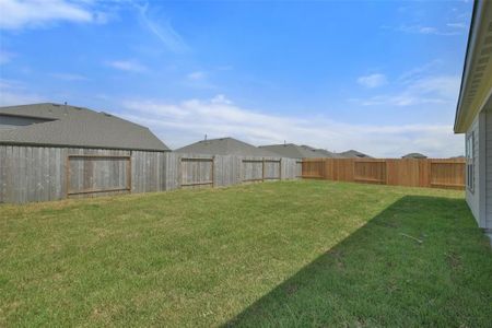 New construction Single-Family house 67 Leon Way, Dayton, TX 77535 The Tierra A with 3-Car Garage- photo 41 41