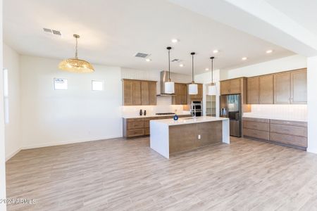 New construction Single-Family house 7550 W Gelding Drive, Peoria, AZ 85381 5524- photo 15 15