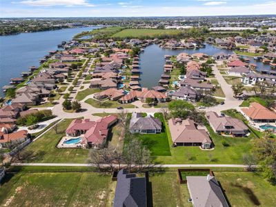 New construction Single-Family house 1002 Catalina Bay Boulevard, Granbury, TX 76048 - photo 38 38