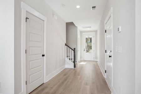 New construction Townhouse house 240 Claret Cup Way, Charleston, SC 29414 - photo 4 4