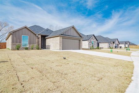 New construction Single-Family house 8924 Kiowa Drive, Greenville, TX 75402 - photo 1 1