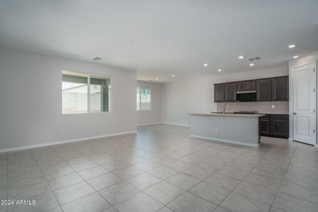 New construction Single-Family house 24552 W Hilton Avenue, Buckeye, AZ 85326 Plan 6- photo 6 6