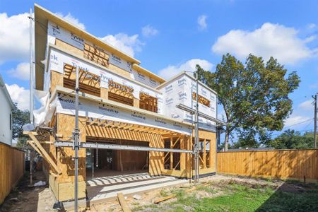 New construction Single-Family house 1203 Bomar Street, Houston, TX 77006 - photo 12 12