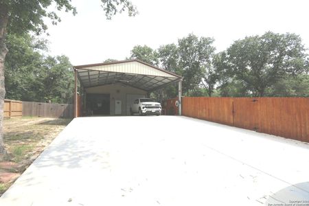 New construction Single-Family house 306 Cibolo Way, La Vernia, TX 78121 - photo 2 2