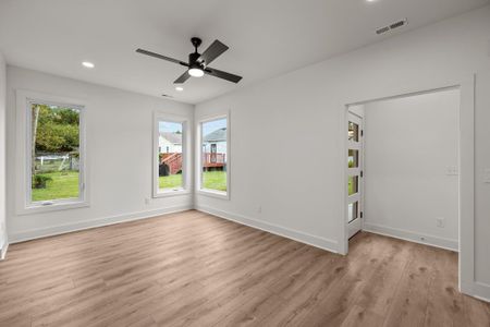 New construction Single-Family house 2002 B Riddle Road, Durham, NC 27713 - photo 4 4
