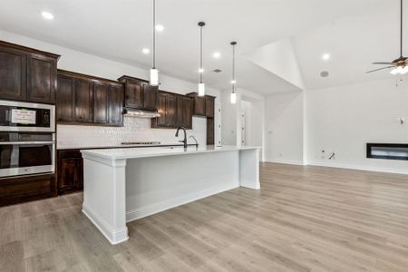 New construction Single-Family house 1012 Desert Rose Lane, Crowley, TX 76036 Marlow- photo 18 18