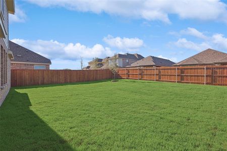 New construction Single-Family house 1729 Gateway Lane, Van Alstyne, TX 75495 Premier Series - Hickory- photo 22 22