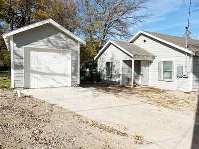 New construction Single-Family house 1136 E Tucker Street, Fort Worth, TX 76104 - photo