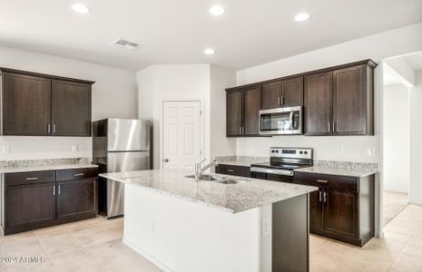 New construction Single-Family house 25311 W Atlanta Avenue, Buckeye, AZ 85326 Lantana- photo