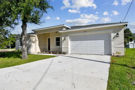 New construction Single-Family house 2511 Avenue E Sw, Winter Haven, FL 33880 - photo 0