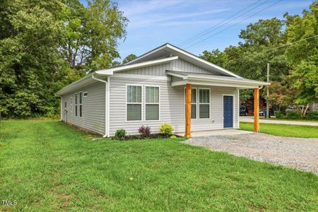 New construction Single-Family house 825 Martin Street, Smithfield, NC 27577 - photo 1 1