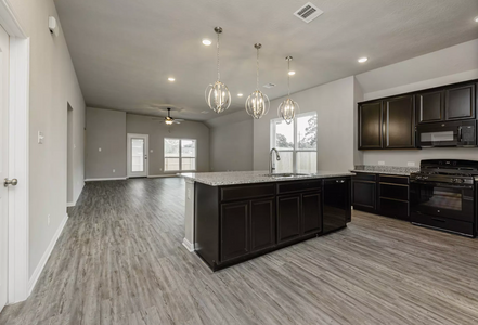New construction Single-Family house 204 Shoreview Drive, Conroe, TX 77303 - photo 33 33