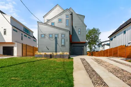 New construction Single-Family house 1227 Delano St, Unit 1, Austin, TX 78721 - photo 0 0