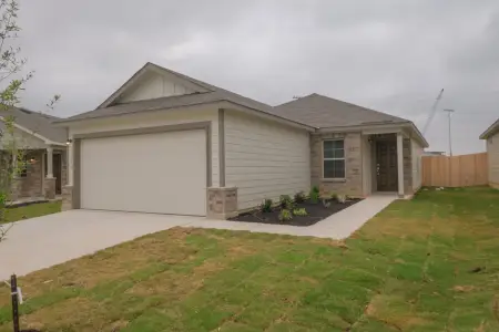 New construction Single-Family house 1320 Moby Drive, New Braunfels, TX 78130 Primrose- photo 27 27