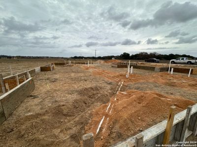 New construction Single-Family house 160 Pradera Ridge Drive, Floresville, TX 78114 - photo 25 25