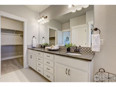New construction Townhouse house 4120 Trapper Lake Dr, Loveland, CO 80538 - photo 17 17