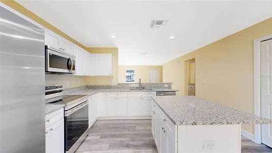 New construction Single-Family house 403 W Crescent Drive, Lakeland, FL 33805 - photo 8 8