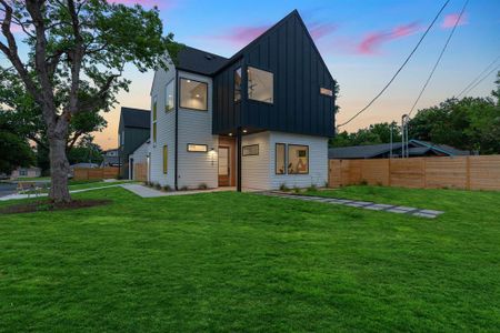 New construction Single-Family house 1143 Nickols Ave, Austin, TX 78721 - photo 0