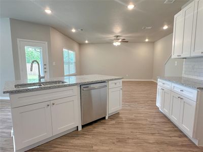 New construction Single-Family house 604 Porcupine Drive, Springtown, TX 76082 - photo 4 4