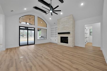 New construction Single-Family house 9207 Grand Lake Estates Drive, Montgomery, TX 77316 - photo 8 8