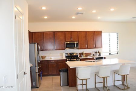 New construction Single-Family house 8027 W Northview Avenue, Glendale, AZ 85303 - photo 4 4