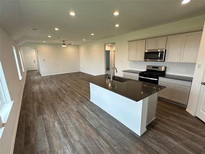 New construction Single-Family house 5108 Marcasca Drive, Katy, TX 77493 Plan E30D- photo 4 4