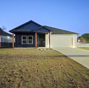 New construction Single-Family house 413 E Alamo Street, Terrell, TX 75160 - photo