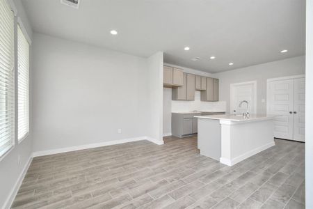 New construction Single-Family house 2102 Emerald Diamond Court, Fresno, TX 77545 Plan 144- photo 5 5