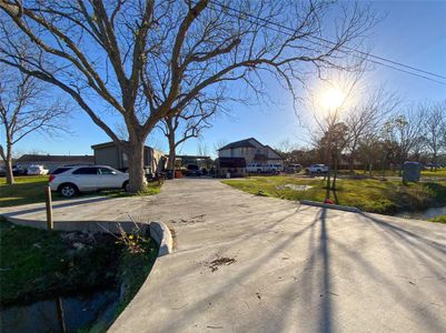 New construction Single-Family house 260 Munson Road, Alvin, TX 77511 - photo 27 27
