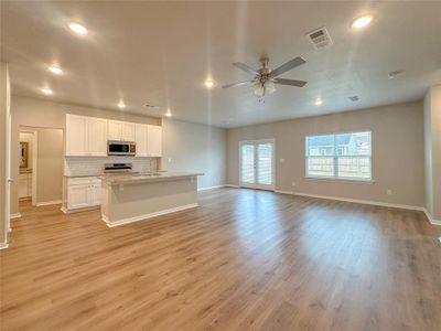 New construction Single-Family house 820 Brookside Drive, Springtown, TX 76082 - photo 4 4