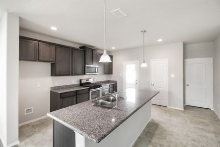 New construction Single-Family house 2820 Fox Trail Lane, Fort Worth, TX 76108 - photo 12 12