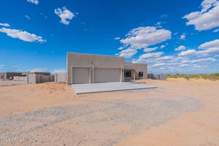 New construction Single-Family house 23004 W Peakview Road, Wittmann, AZ 85361 - photo 3 3