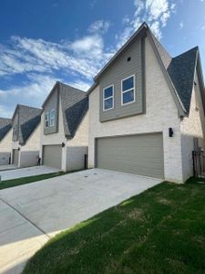 New construction Single-Family house 313 Oakbend Drive, Lewisville, TX 75067 - photo 0 0