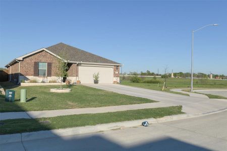 New construction Single-Family house 10512 Muckleshoot Street, Fort Worth, TX 76179 The Preston- photo 2 2