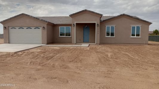 New construction Single-Family house 31015 N 251St Avenue, Wittmann, AZ 85361 - photo 0
