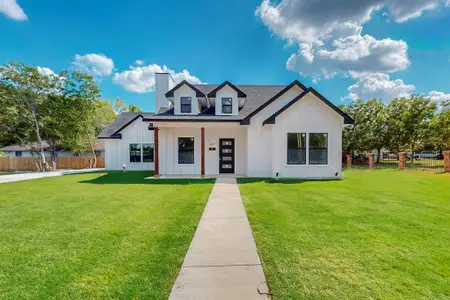 New construction Single-Family house 407 E Martin Luther King Jr Drive, Ennis, TX 75119 - photo 0